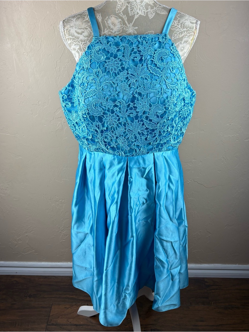 JJs House Turquoise Blue Lace Fit & Flare Party Dress Women’s Sleeveless Satin